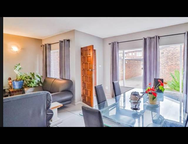 3 BEDROOM TOWNHOUSE FOR SALE IN BRACKENHURST